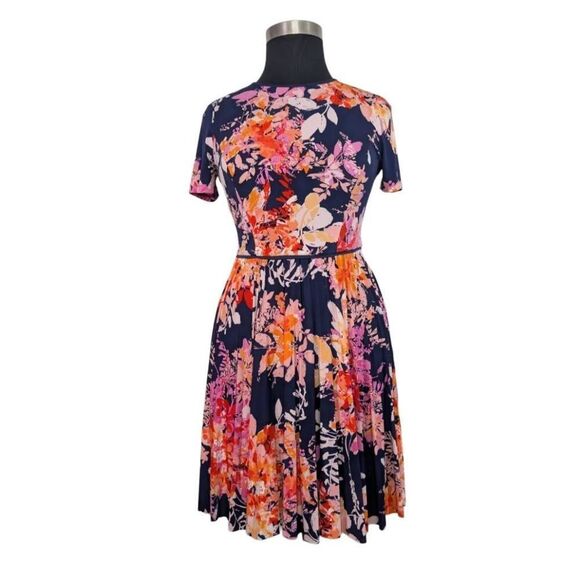 Maggy London 8 Pink Floral Dress Fit & Flare Career Office Event Vacation Travel - Picture 3 of 9